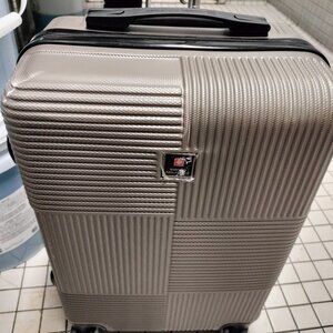 Swiss Military Carry on